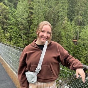 Meet your Posher, Casey